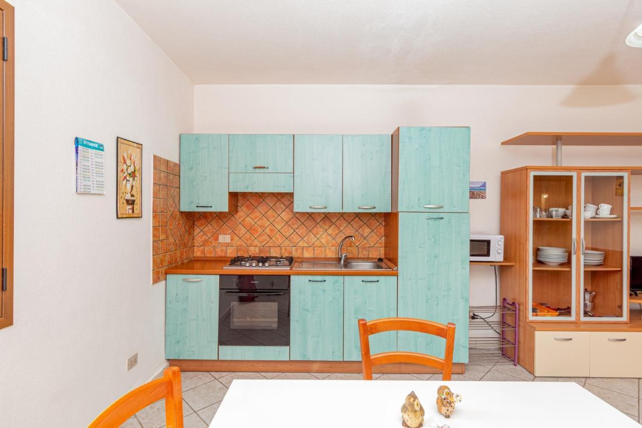 Appartamento Residenziale Trilocale 6 Posti Letto Via Sardegna San Teodoro サン・テオドーロ エクステリア 写真
