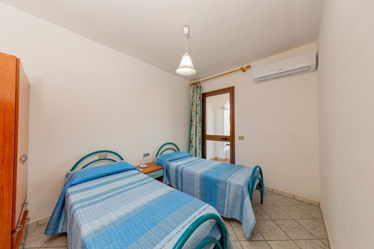 Appartamento Residenziale Trilocale 6 Posti Letto Via Sardegna San Teodoro サン・テオドーロ エクステリア 写真