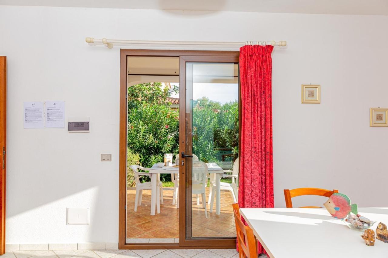Appartamento Residenziale Trilocale 6 Posti Letto Via Sardegna San Teodoro サン・テオドーロ エクステリア 写真