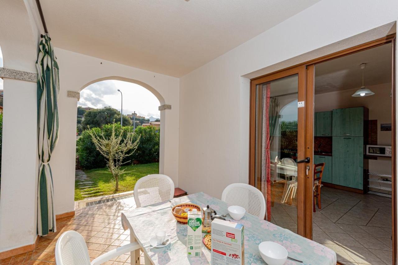 Appartamento Residenziale Trilocale 6 Posti Letto Via Sardegna San Teodoro サン・テオドーロ エクステリア 写真